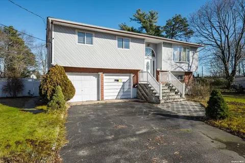 787 Commack Rd, Brentwood, NY 11717
