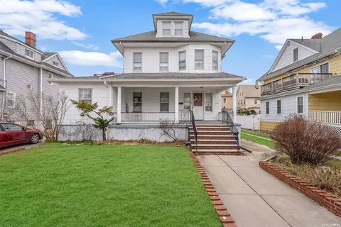 227 Beach 123rd St, Far Rockaway, NY 11694
