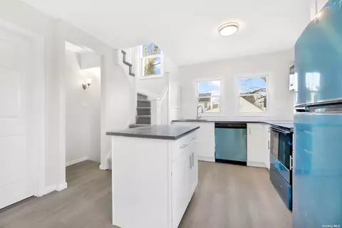 527 S 3rd Ave, Mount Vernon, NY 10550