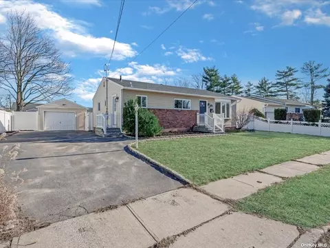 29 Irving Ave, Deer Park, NY 11729