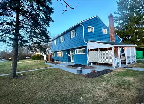 163 Washington Ave, Brentwood, NY 11717