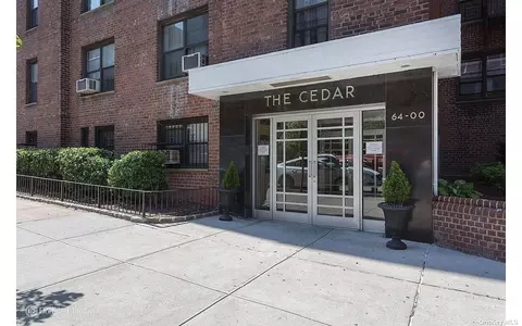 64-00 Saunders St #6E, Rego Park, NY 11374