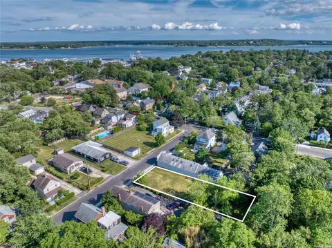415 Kaplan Ave, Greenport, NY 11944