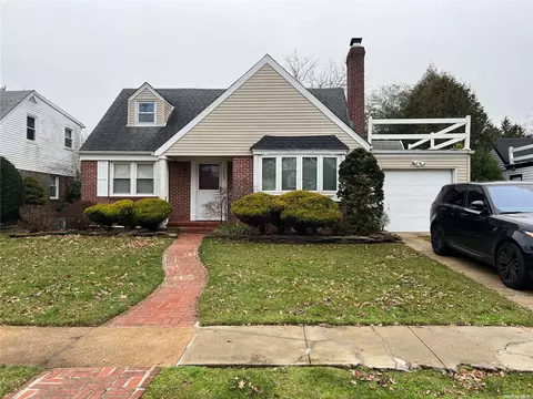 1622 Benedict, North Baldwin, NY 11510