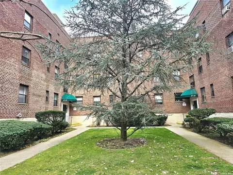 47-31 216th St #3B, Bayside, NY 11361