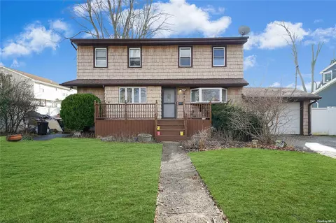 629 14th St, West Babylon, NY 11704