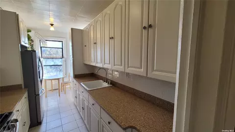 86-10 109 St #C4, Richmond Hill, NY 11418