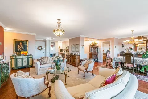 18-15 215th St #10 A/B, Bayside, NY 11360