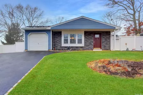 380 Boyle Rd, Selden, NY 11784