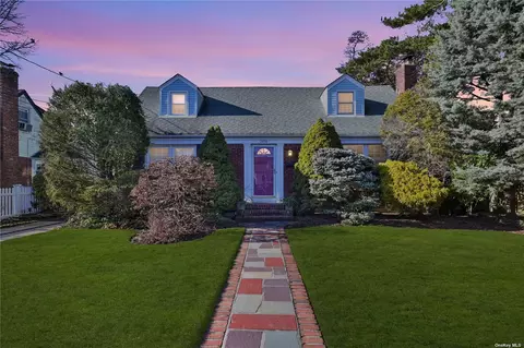 2458 Foxdale Ave, Oceanside, NY 11572