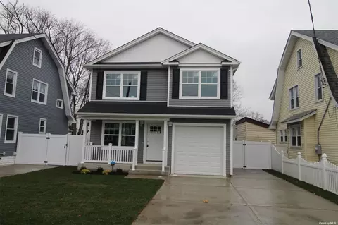 98 Albemarle Ave, Hempstead, NY 11550