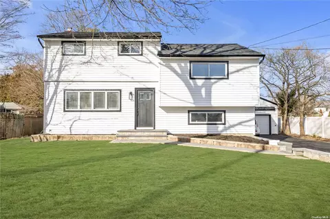 143 W 19th St, Huntington Station, NY 11746