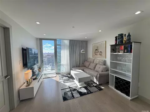 41-62 Bowne St #11C, Flushing, NY 11355