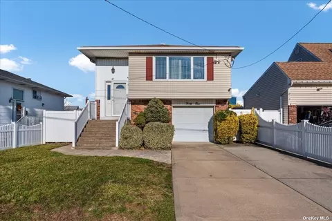 41 Florida Ave, Island Park, NY 11558