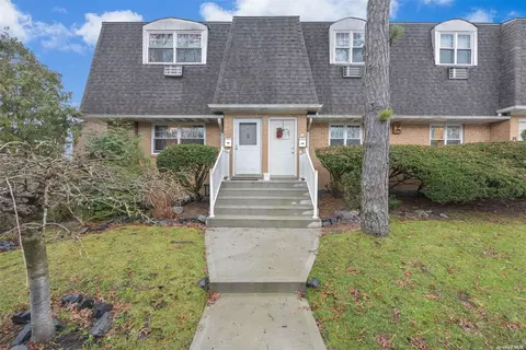6 Glen Hollow Dr #A-36, Holtsville, NY 11742