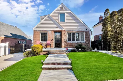 15-39 146th Pl, Whitestone, NY 11357