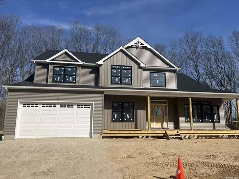6 Marchant Dr N, Saint James, NY 11780
