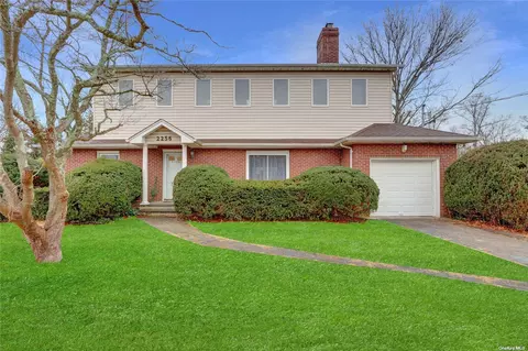 2256 Brookside Ave, Wantagh, NY 11793