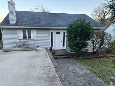 107 Valley Dr, Sound Beach, NY 11789