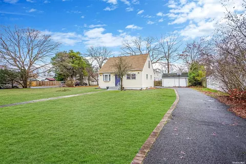 451 Grand Blvd, Brentwood, NY 11717