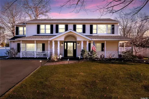 53 Osborne Ave, Mount Sinai, NY 11766