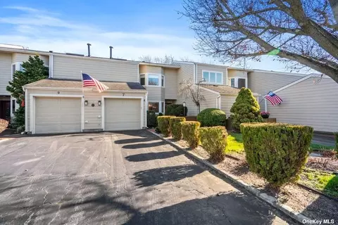 7 Lakeside Ln #0, Bay Shore, NY 11706