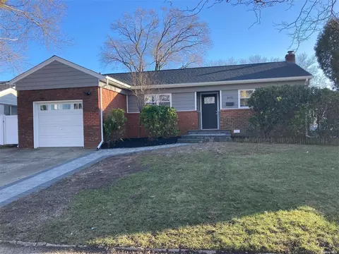 1491 Peninsula Blvd, Hewlett, NY 11557