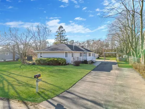 1127 Nugent Ave, Bay Shore, NY 11706
