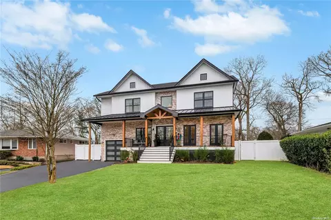 6 Evon Ln, Saint James, NY 11780