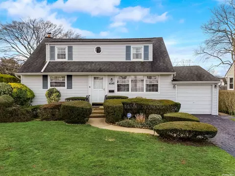 4046 Wicks Ave, Seaford, NY 11783
