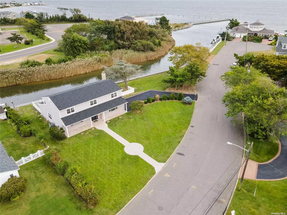 336 Grand Central Ave, Amityville, NY 11701 28 Photos Movoto