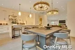 29 Aerie Ct #29, Manhasset, NY 11030