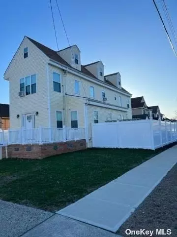187 Landau Ave, Elmont, NY 11003