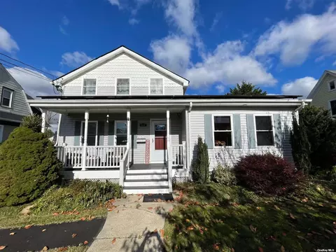 127 Carman St, Patchogue, NY 11772