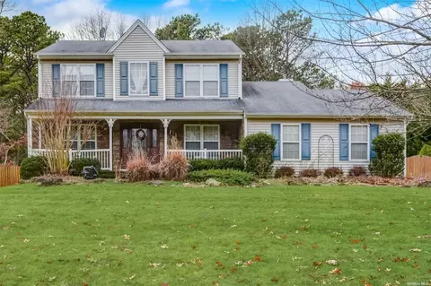 38 Summersweet Dr, Middle Island, NY 11953