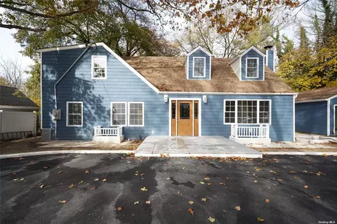 54 Vondran St, Huntington Station, NY 11746