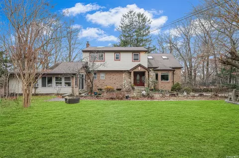 173 Terry Rd, Smithtown, NY 11787