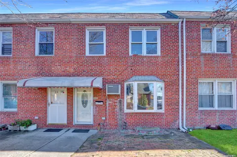 82-51 251st St, Bellerose, NY 11426