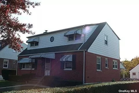 417 Saint Luke Pl, Franklin Square, NY 11010