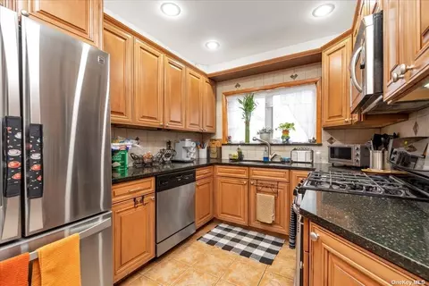 28-39 47 St, Astoria, NY 11103