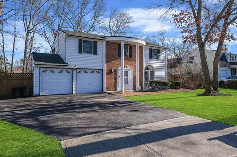 33 Beach Ave, Port Jefferson Station, NY 11776