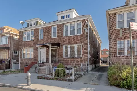 35-23 61st St, Flushing, NY 11377