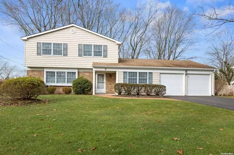 7 Media Ln, Stony Brook, NY 11790
