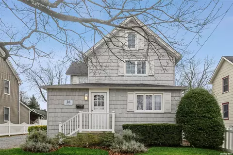 26 Hawley Ave, West Islip, NY 11795
