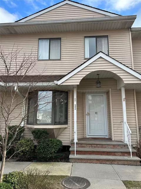 1790 Front St #22, East Meadow, NY 11554