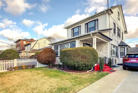 100-31 194th St, Hollis, NY 11423