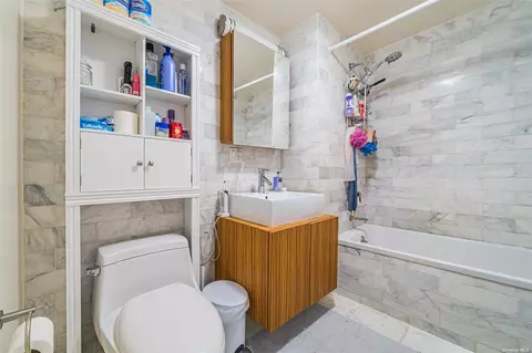 112-02 Northern Blvd #6B, Flushing, NY 11368