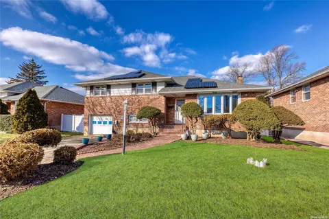 1697 N Jerusalem Rd, East Meadow, NY 11554