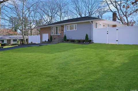 34 Coe Pl, South Huntington, NY 11746