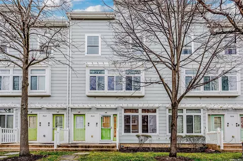 76-10 Aquatic Dr, Arverne, NY 11692